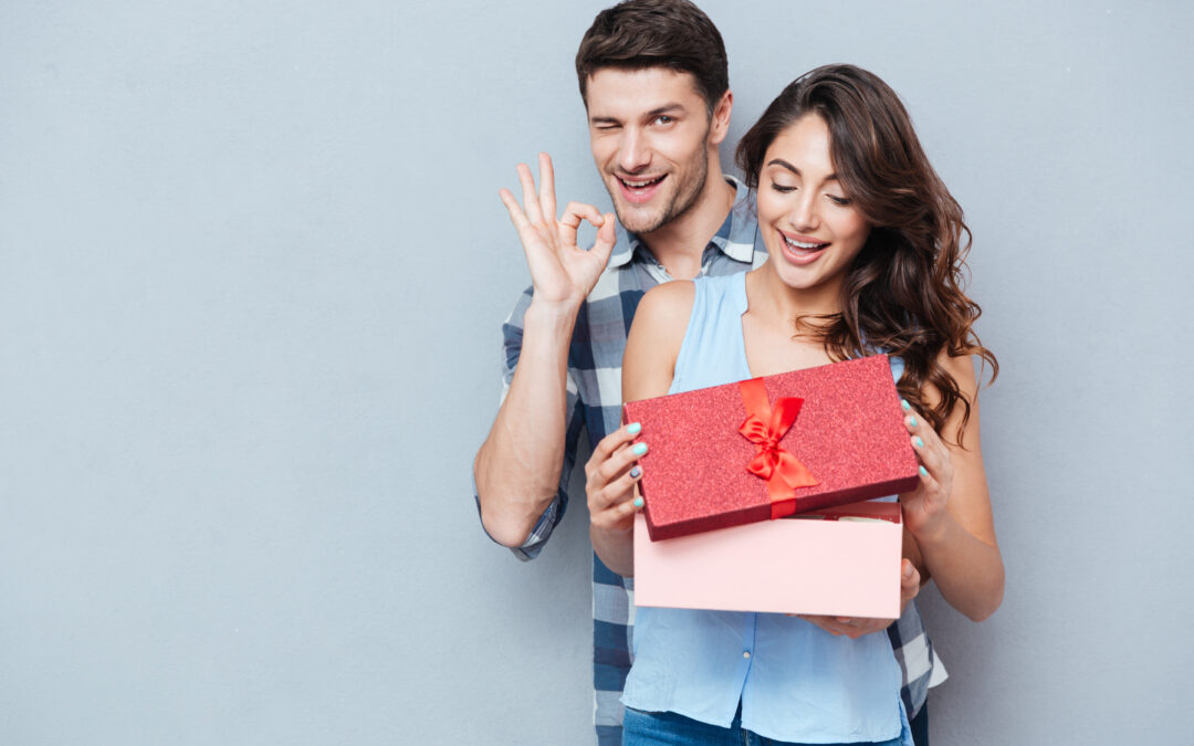 Romance Gifts for Her – What Are The Top 7 Most Affordable Romantic Gifts for Women?
